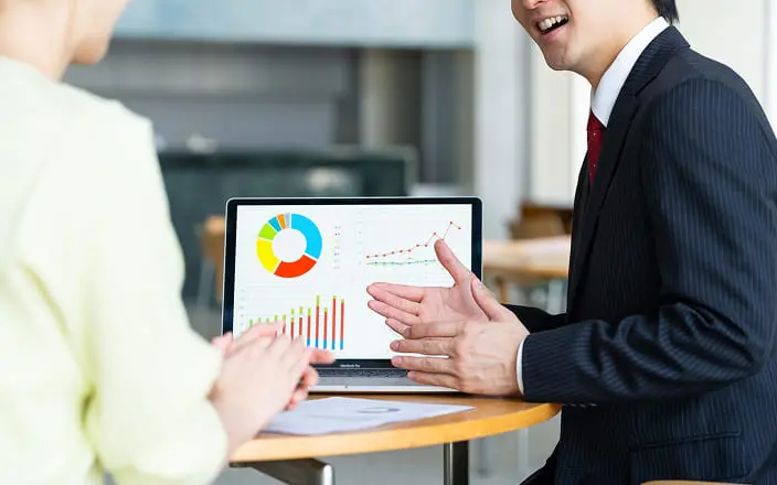 導入後の運用を確認する様子